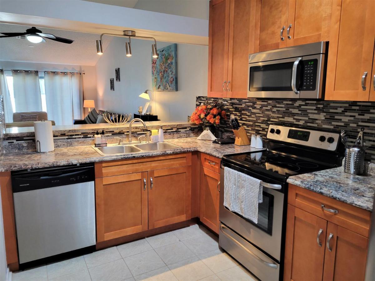 Beautiful Townhouse Easy Access To Everything. Clearwater Exterior photo